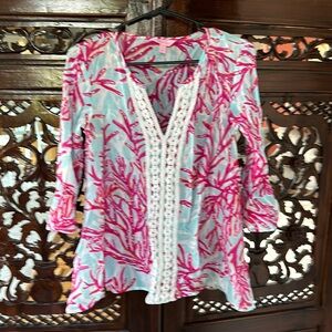 Lilly Pulitzer Embroidered Top Size Small